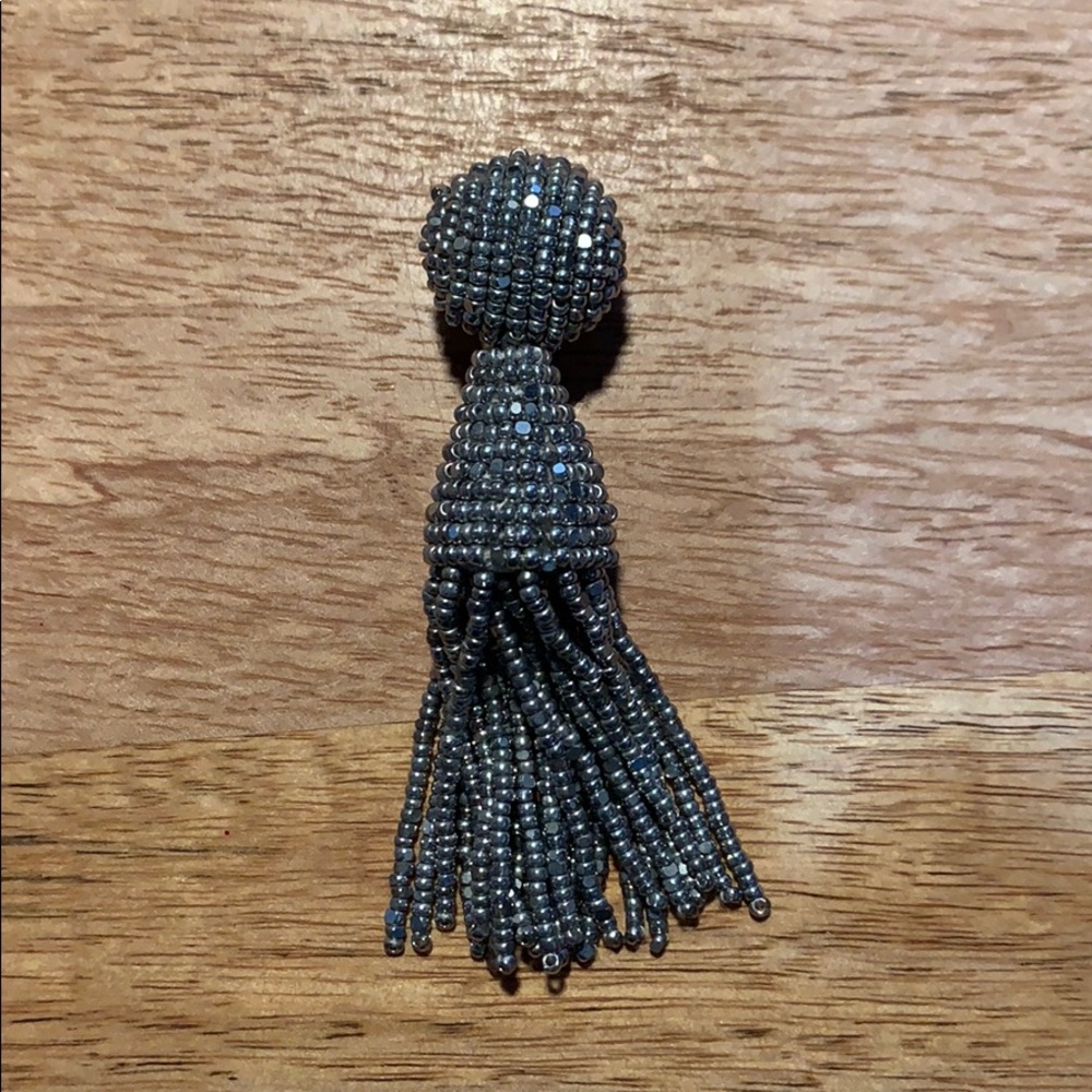 SINGLE Oscar de la Renta Earring